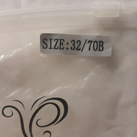 New Nice Strapless Molded Push-Up Bra & Extender - Picture 5 of 16